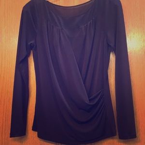 Lovely & a bit sexy ANN TAYLOR wine color blouse🌹